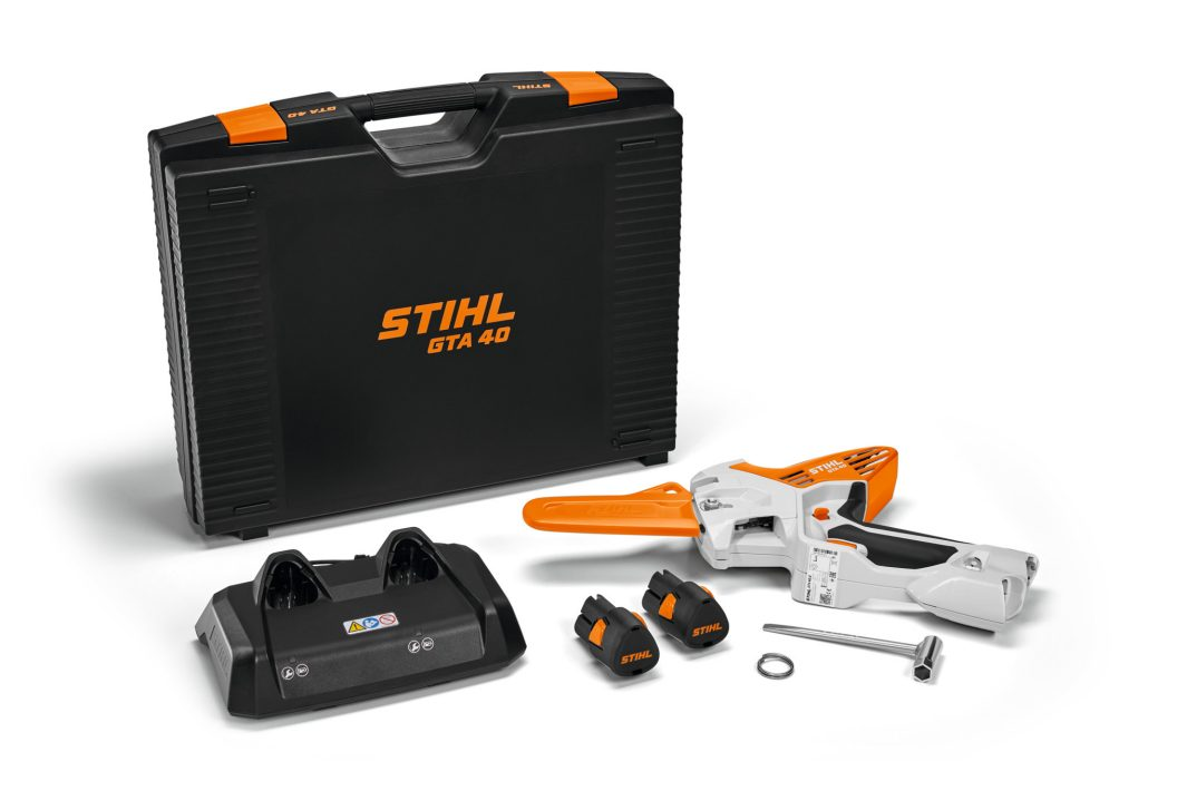 stihl-gta-40-mini-tronconneuse-coupe-branches-a-batterie.png